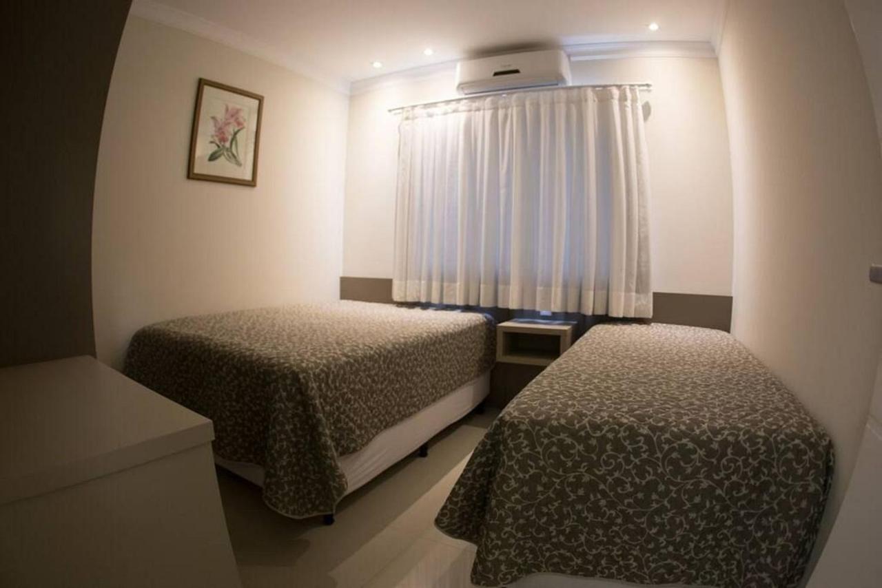 Appartement Baia Dos Golfinhos à Bombinhas Extérieur photo